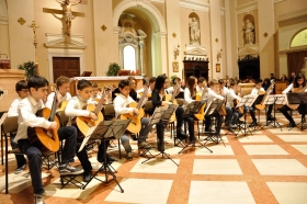 Concerto tradizionale "Cantando il Natale" 2016 - Associazione ICHITARRISSIMI